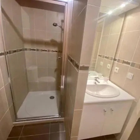 Duplex 2 Chambres, 2 Salles De Bain, Proche Gare Et Garage Prive Lägenhet Valence (Drome)