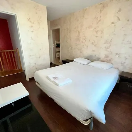 Duplex 2 Chambres, 2 Salles De Bain, Proche Gare Et Garage Prive Apartment *
